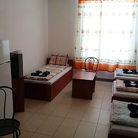 Hotel M+d *